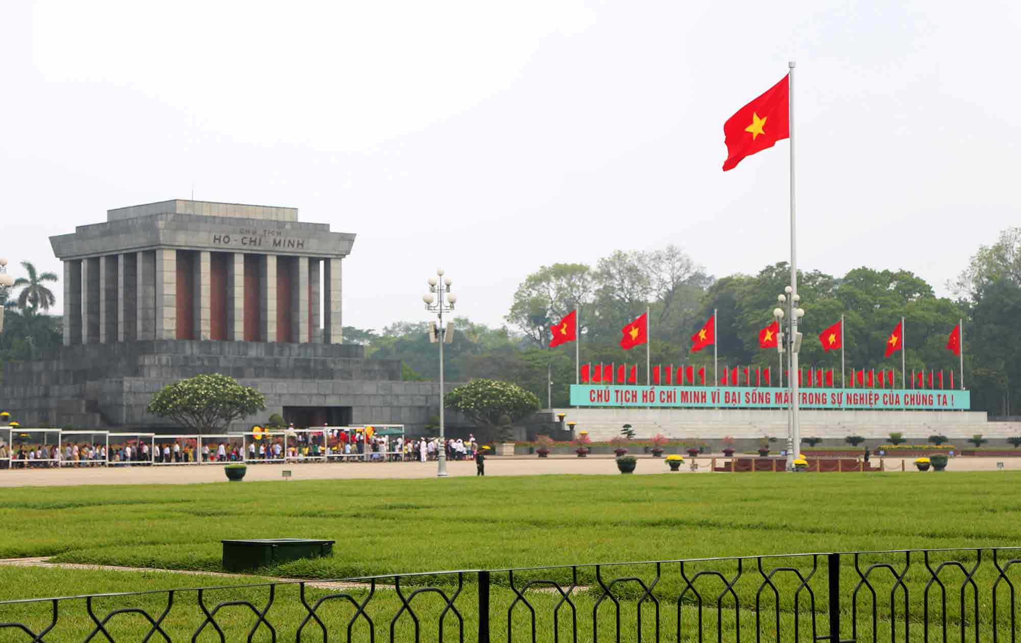 Top 5 Món Ăn Ngon Không Nên Bỏ Lỡ Khi Đến Du Lịch City Tour Hà Nội